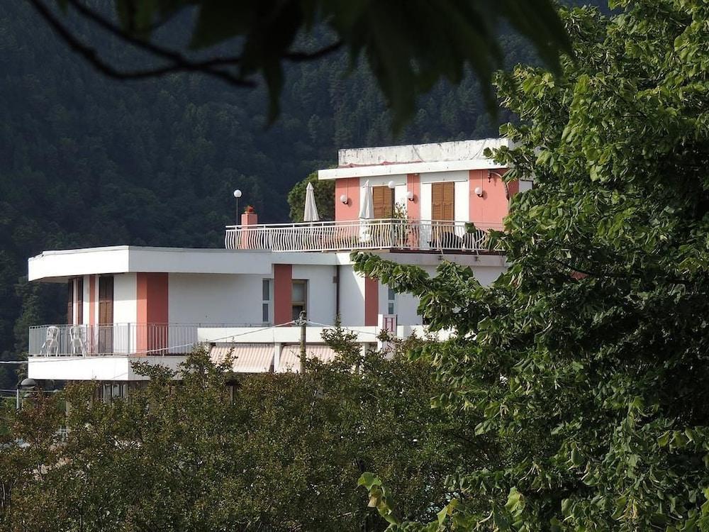 Albergo San Carlo Масса Экстерьер фото