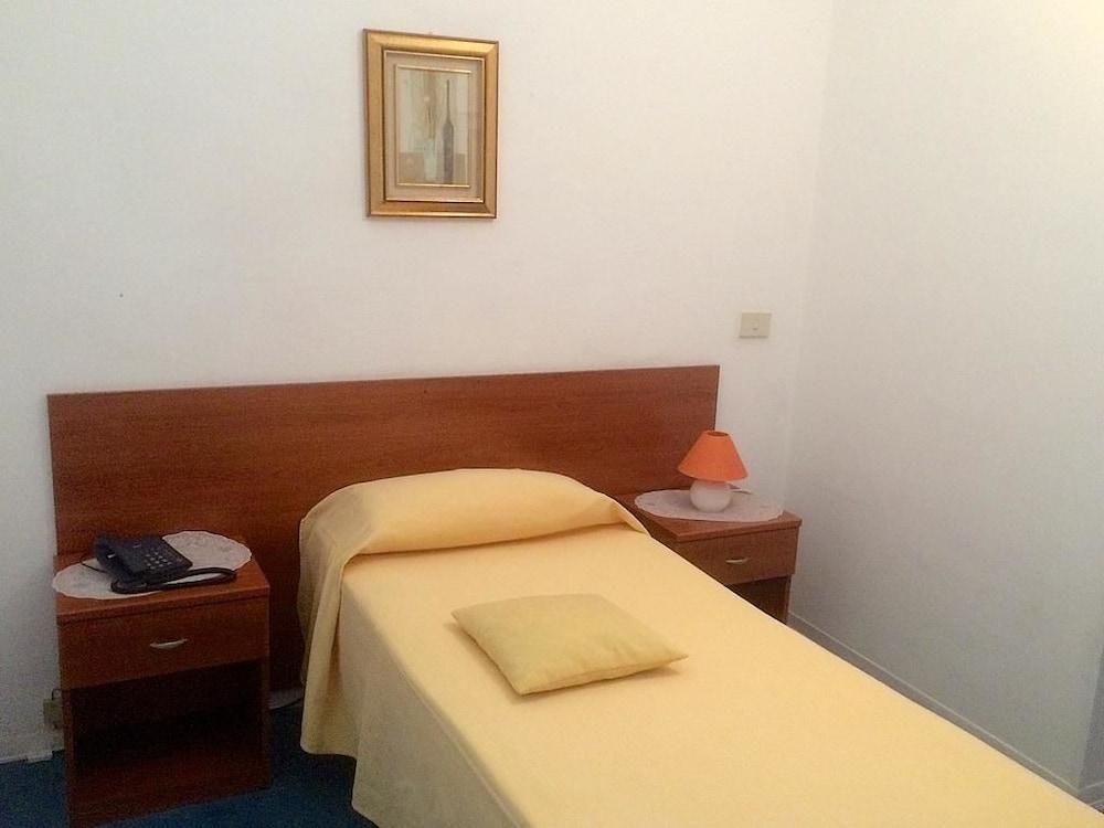 Albergo San Carlo Масса Экстерьер фото