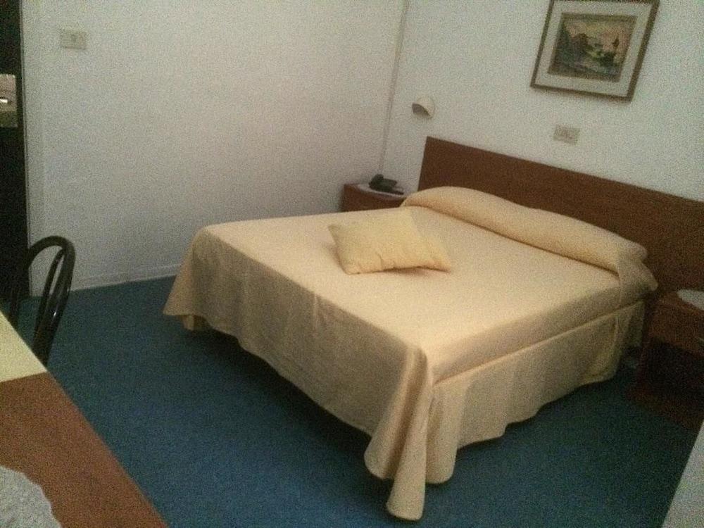 Albergo San Carlo Масса Экстерьер фото
